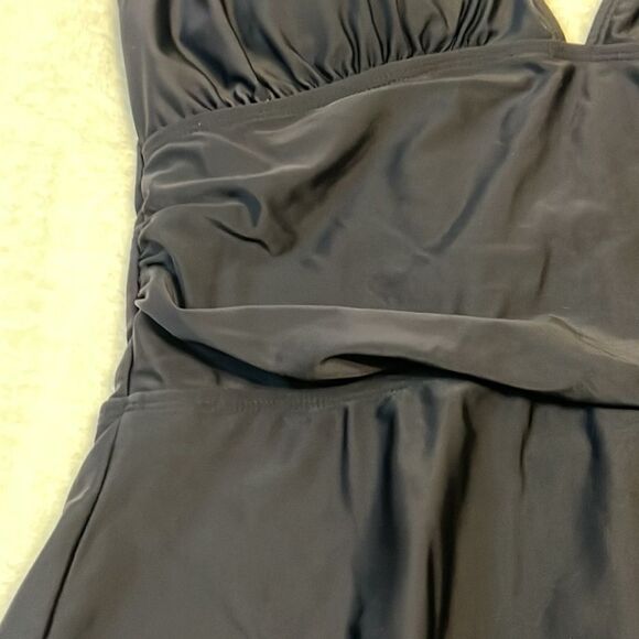 NWT Jones New York Slimming One Piece Swimsuit - Size XL - Picture 5 of 12